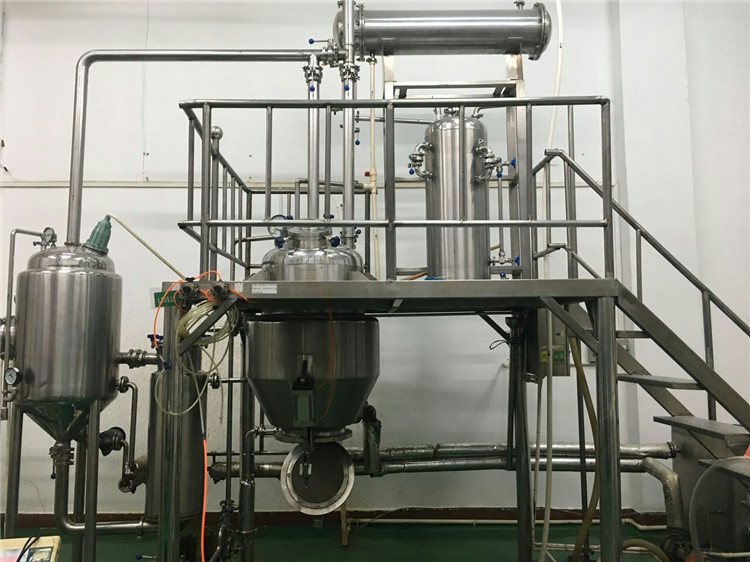 艾蒿油提取蒸馏设备 艾叶油蒸馏萃取生产设备